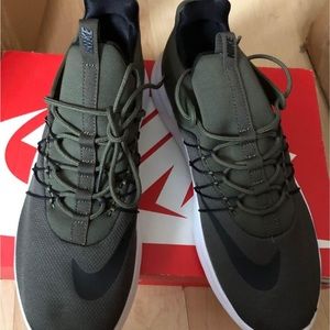 Brand new Nike darwin still in box.. very rare.. size 9.5..